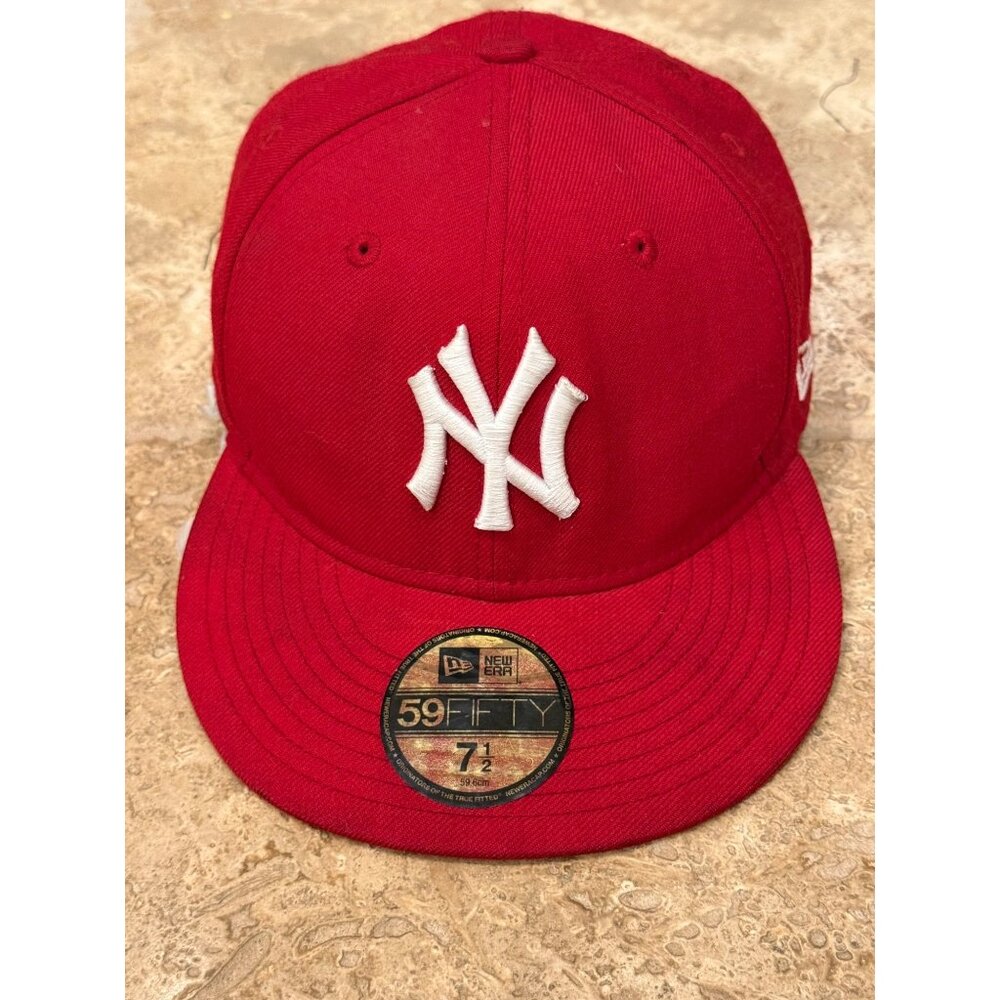New Era 59Fifty New York Yankees Red Fitted Cap 7 1/2